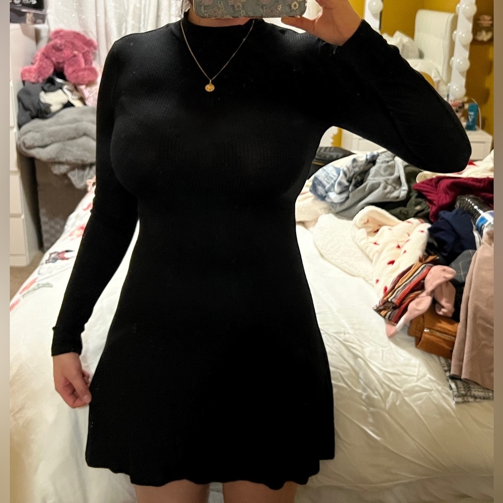 FOREVER 21 Long Sleeve Black Flare Dress